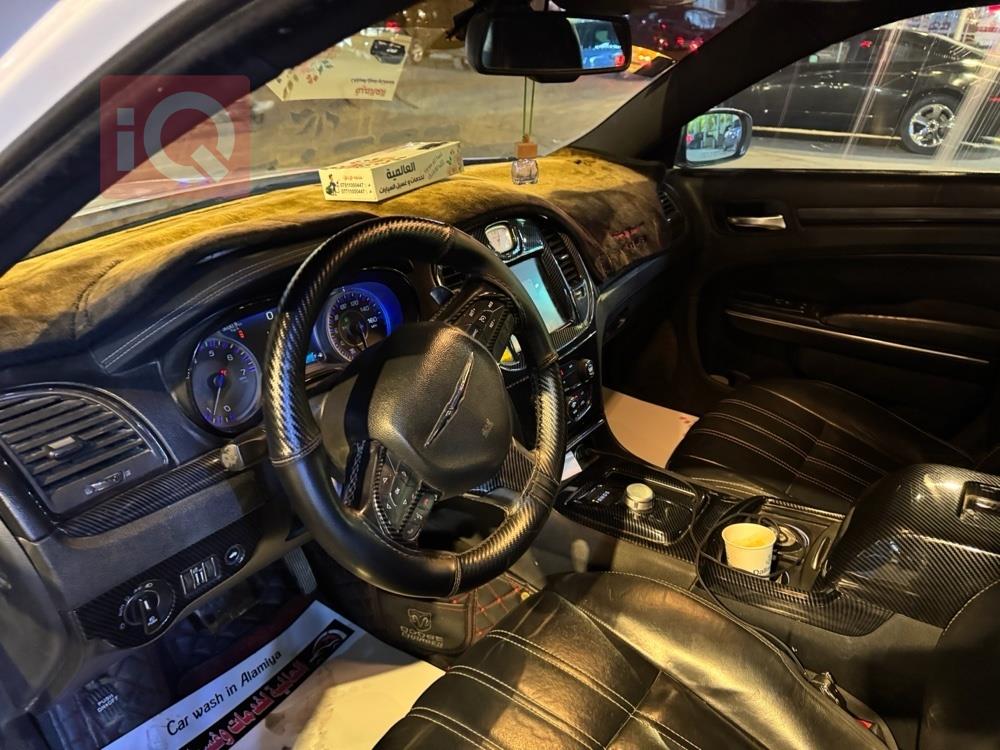 کرایسلەر 300